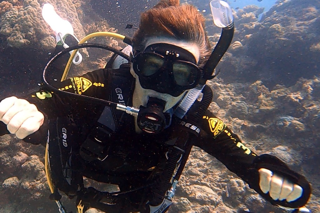 A SCUBA WOMAN Woman scuba diver EMPTY NEST DIVER