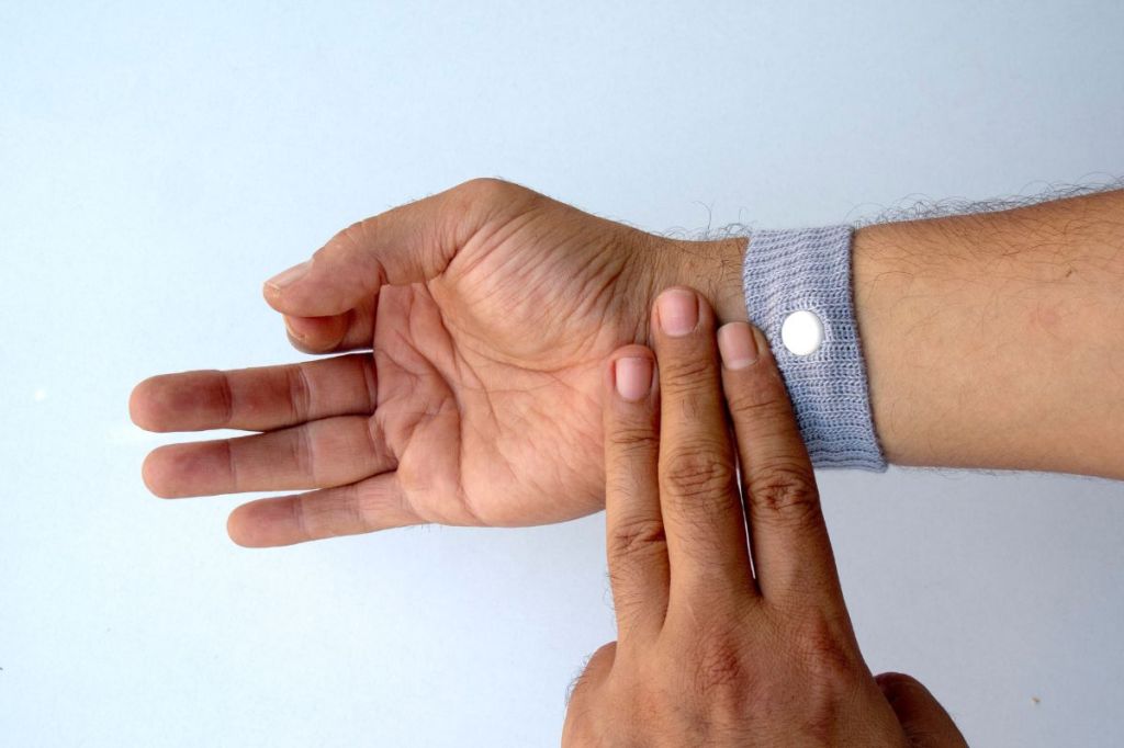Acupressure wrist band for seasickness